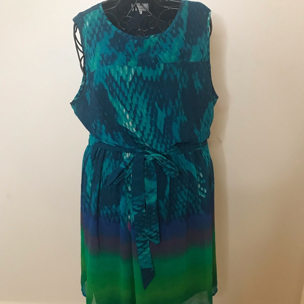 Cute sleeveless dress like new!